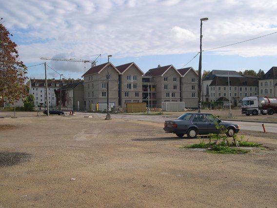  terrain vague, emplacement du futur campus